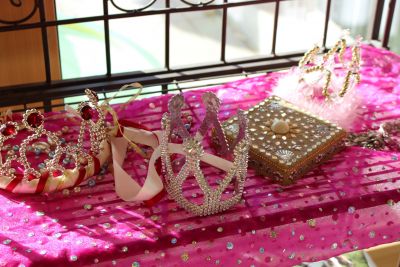 Elzwiesen Kindergarten_Spielzimmer Verkleidungen Prinzessinnen-2.JPG